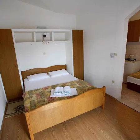 2 Rogoznica (Sibenik-Knin)