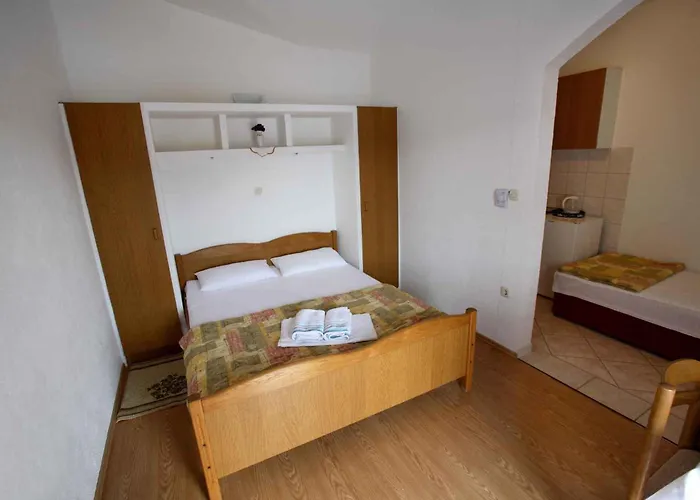 2 Rogoznica (Sibenik-Knin)