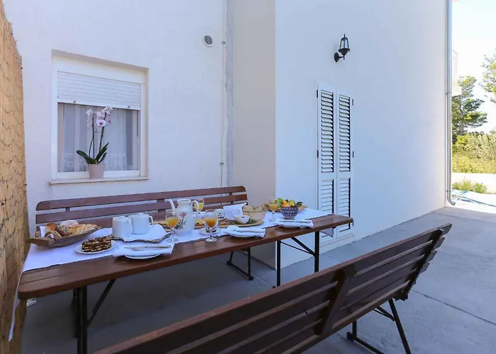 2 Rogoznica (Sibenik-Knin)